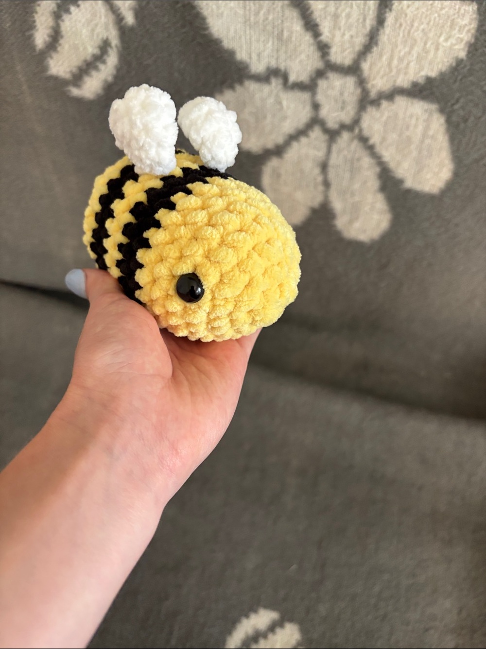 Crochet bumblebee